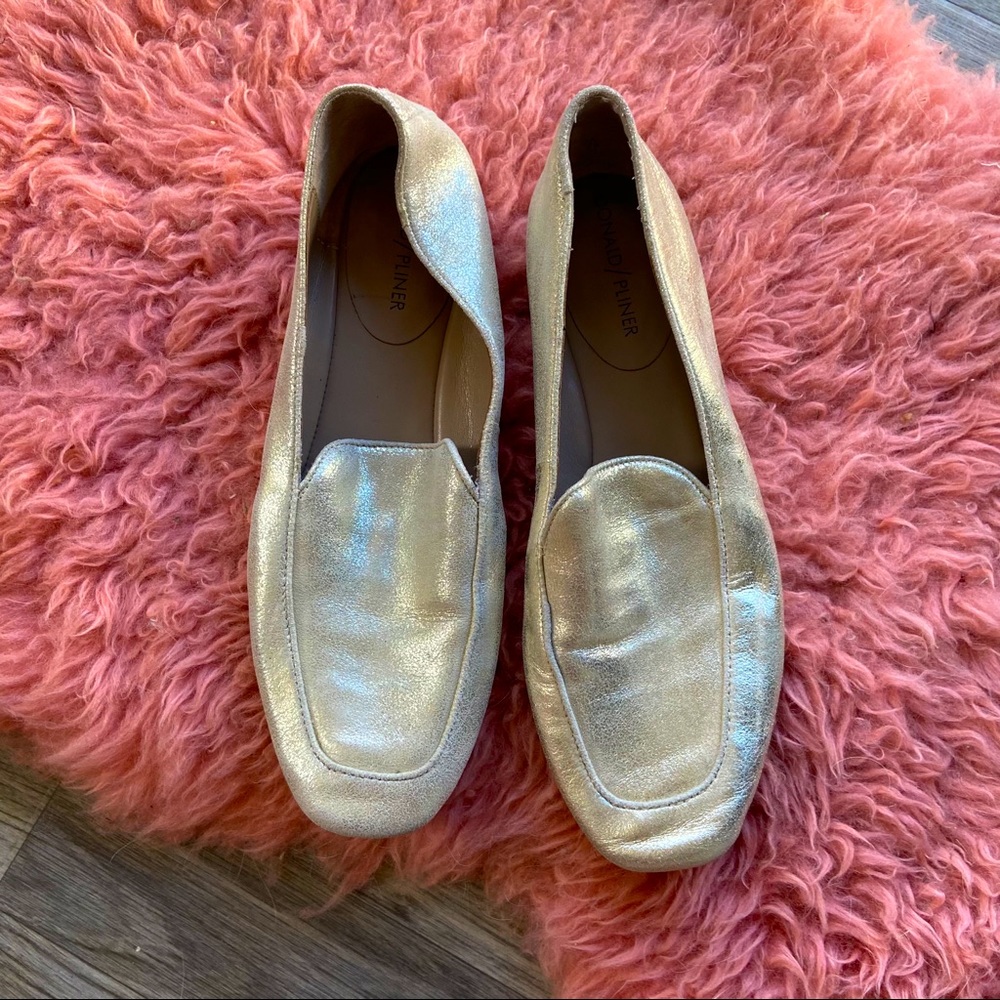 Donald J. Pliner Silver Leather Loafers Sz 8